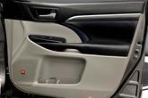 Thumbnail of 2018 Bronze Toyota Highlander