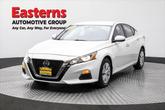 Photo of 2021 Glacier White Nissan Altima