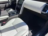 Thumbnail of 2017 Lorie Blue Land Rover Discovery
