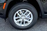 Thumbnail of 2025 Diamond Black Crystal Pearlcoat Jeep Grand Cherokee