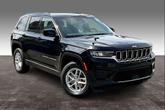 Photo of 2025 Diamond Black Crystal Pearlcoat Jeep Grand Cherokee