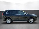 Thumbnail of 2018 Diamond Black Crystal Pearlcoat Jeep Cherokee