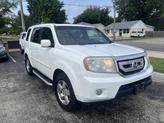 Photo of 2011 White Honda Pilot