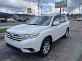 Photo of 2011 White Toyota Highlander