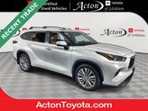 Photo of 2022 Wind Chill Pearl Toyota Highlander