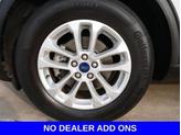 Thumbnail of 2022 Oxford White Ford Escape