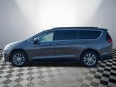 Thumbnail of 2021 Brilliant Black Crystal Pearlcoat Chrysler Pacifica
