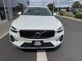 Thumbnail of 2022 Crystal White Metallic Volvo XC60