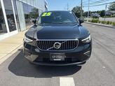 Thumbnail of 2025 Onyx Black Metallic Volvo XC40