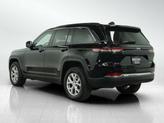 Thumbnail of 2022 Diamond Black Crystal Pearlcoat Jeep Grand Cherokee