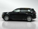 Thumbnail of 2022 Diamond Black Crystal Pearlcoat Jeep Grand Cherokee