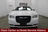 Thumbnail of 2019 Bright White Clearcoat Chrysler 300
