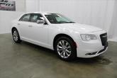 Thumbnail of 2019 Bright White Clearcoat Chrysler 300