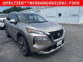 Photo of 2022 Champagne Silver Metallic Nissan Rogue