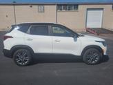 Thumbnail of 2022 Clear White/Black Roof Kia Seltos