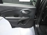 Thumbnail of 2015 Brilliant Black Crystal Pearlcoat Jeep Cherokee