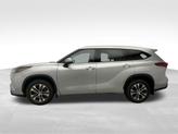 Thumbnail of 2022 Celestial Silver Metallic Toyota Highlander