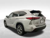 Thumbnail of 2022 Celestial Silver Metallic Toyota Highlander