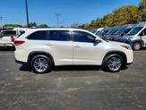 Thumbnail of 2017 White Toyota Highlander