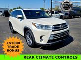 Photo of 2017 White Toyota Highlander