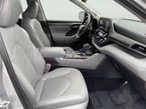 Thumbnail of 2022 Celestial Silver Metallic Toyota Highlander Hybrid