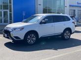 Thumbnail of 2020 Pearl White Mitsubishi Outlander