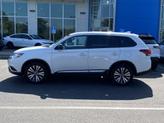 Thumbnail of 2020 Pearl White Mitsubishi Outlander