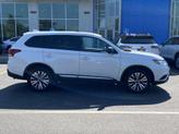 Thumbnail of 2020 Pearl White Mitsubishi Outlander