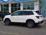Thumbnail of 2025 Platinum White Pearl Honda Passport