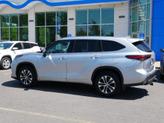 Thumbnail of 2021 Celestial Silver Metallic Toyota Highlander