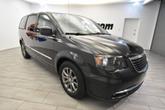 Thumbnail of 2016 Brilliant Black Crystal Pearlcoat Chrysler Town & Country