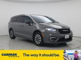 Photo of 2025 Gray Chrysler Pacifica Hybrid