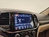Thumbnail of 2021 White Jeep Grand Cherokee