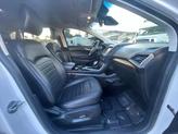 Thumbnail of 2018 White Platinum Ford Edge
