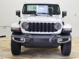 Thumbnail of 2025 Bright White Clearcoat Jeep Gladiator