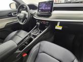 Thumbnail of 2025 Silver Zynith Metallic Clearcoat Jeep Compass