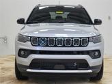 Thumbnail of 2025 Silver Zynith Metallic Clearcoat Jeep Compass