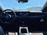 Thumbnail of 2025 2t Gun Red Roof Nissan Kicks