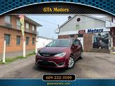 Photo of 2017 Maroon Chrysler Pacifica