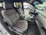 Thumbnail of 2023 Iridescent Pearl Tricoat Chevrolet Traverse