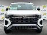 Thumbnail of 2025 Pure White Volkswagen Atlas