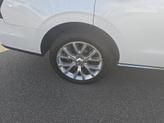 Thumbnail of 2018 White Platinum Ford Expedition