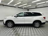 Thumbnail of 2022 Platinum White Honda Pilot