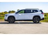 Thumbnail of 2026 Glacier White Tricoat GMC Acadia