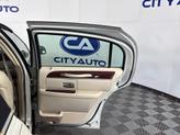 Thumbnail of 2005 WHITE Lincoln Town Car