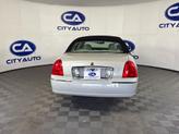 Thumbnail of 2005 WHITE Lincoln Town Car