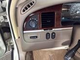 Thumbnail of 2005 WHITE Lincoln Town Car