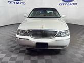 Thumbnail of 2005 WHITE Lincoln Town Car