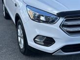 Thumbnail of 2017 Oxford White Ford Escape