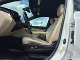 Thumbnail of 2018 Crystal White Tricoat Cadillac XT5